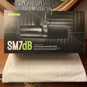Shure SM7B Dynamic Microphone with Black Finish